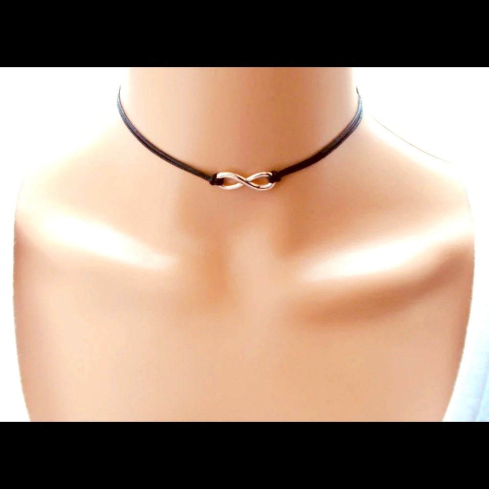 Infinity Captive Leather Choker